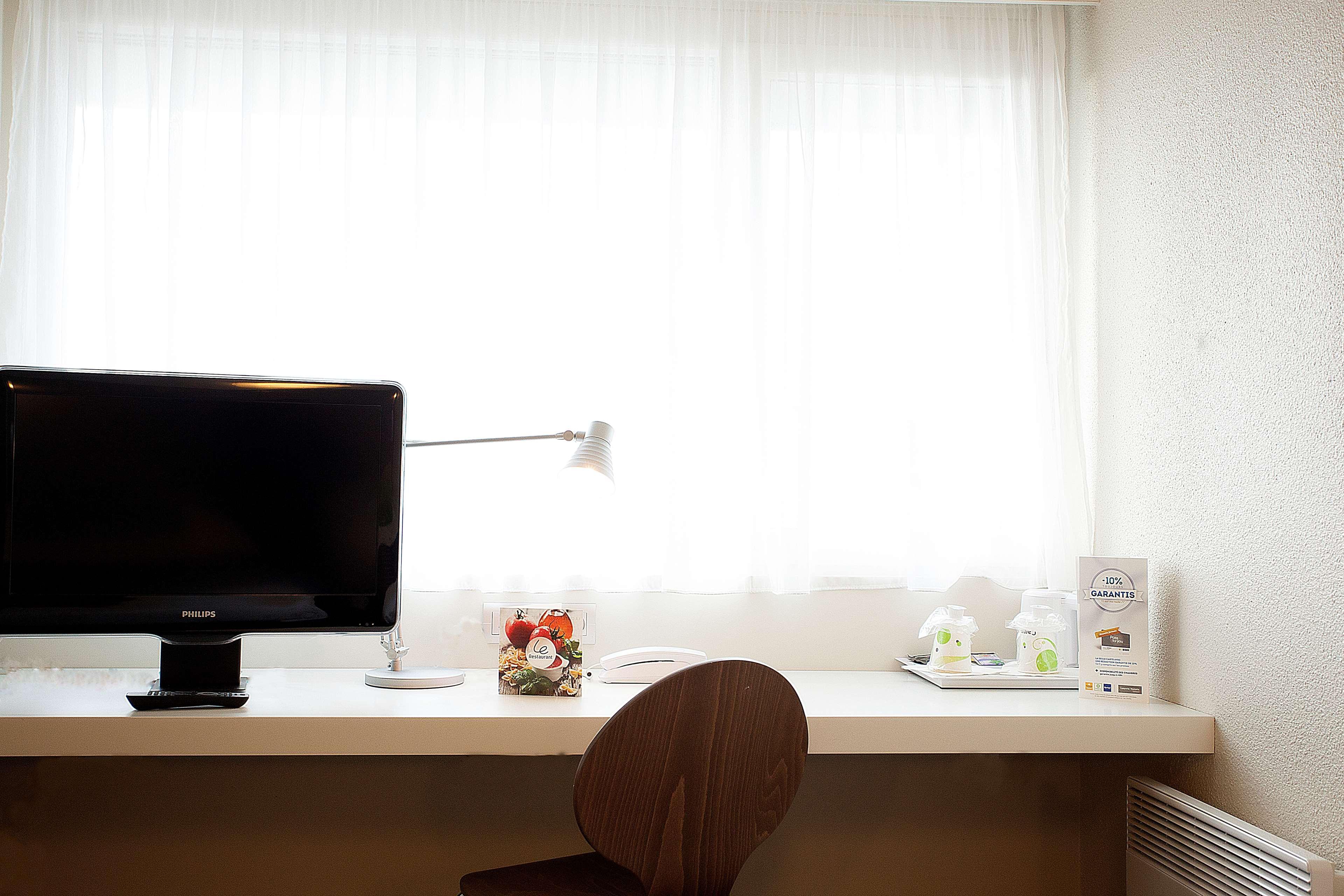 Campanile Sud - Dammarie Les Lys Hotel 3*
