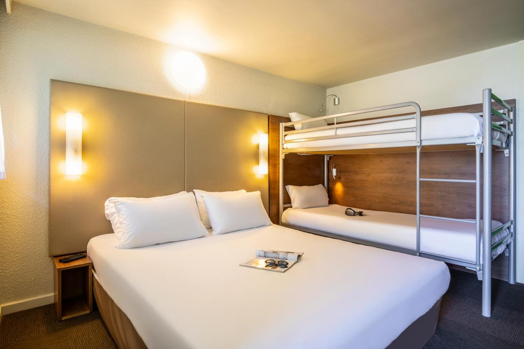 Campanile Sud - Dammarie Les Lys Hotel 3*